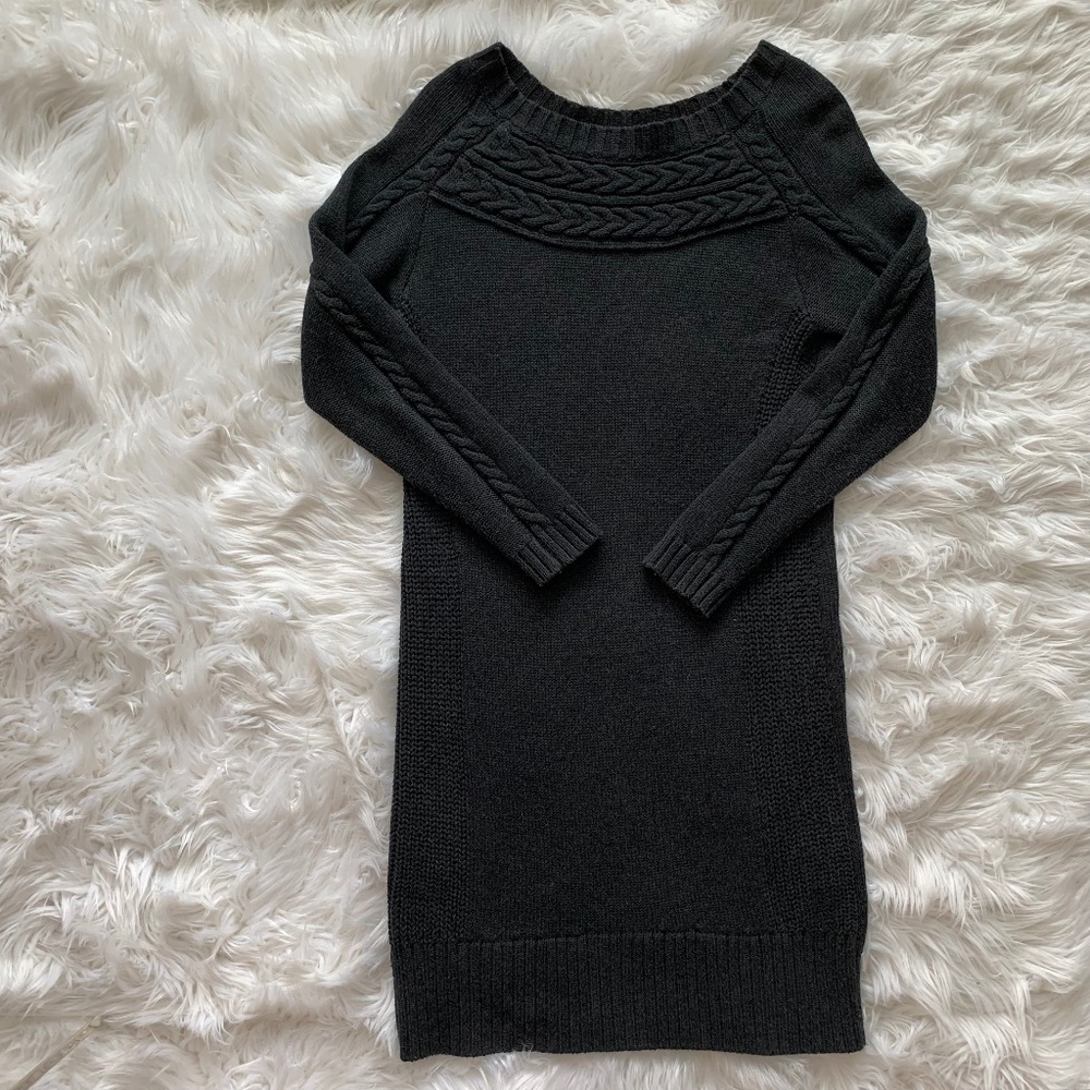 ANN TAYLOR Straight Knit Long-Sleeved Dress with Cable Knit Accents